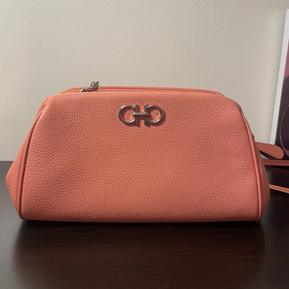 Salvatore Ferragamo Crossbody / Clutch